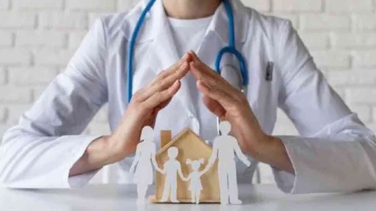 మహిళలకు ప్రత్యేక బీమా పాలసీ.. బెనిఫిట్స్ ఎన్నో.!