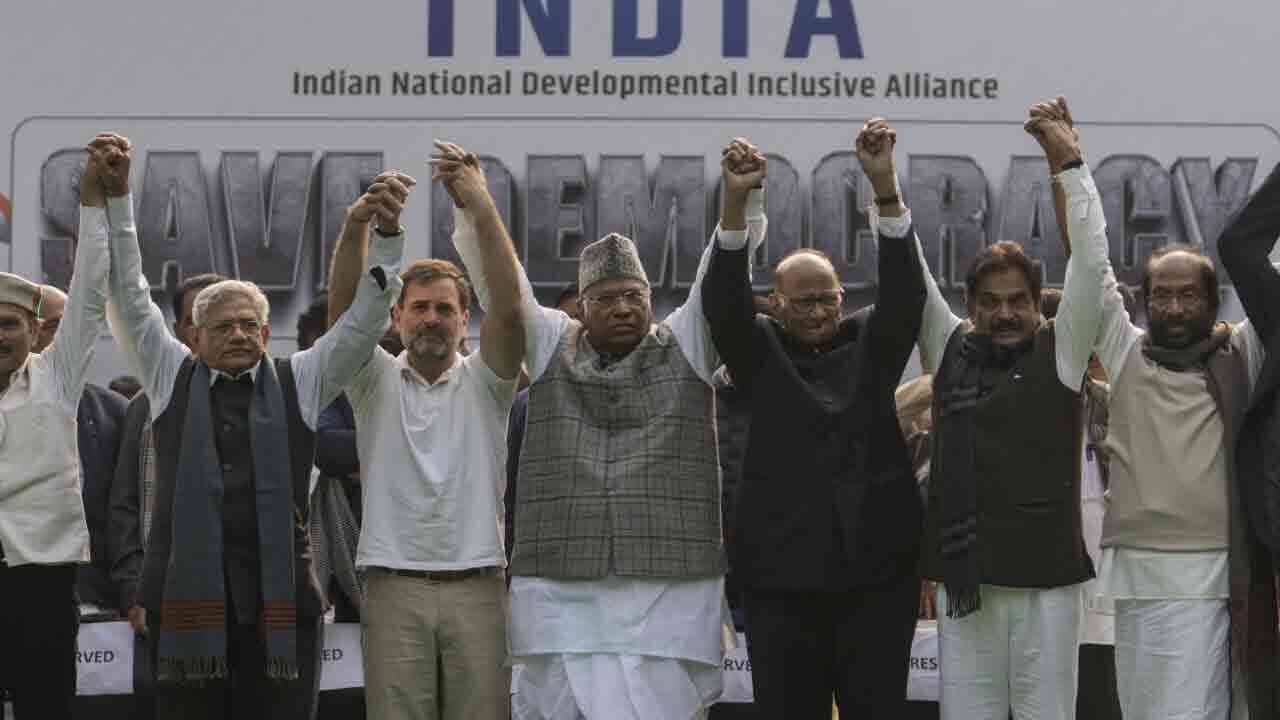 ఇండియా కూటమిలో బేధాభిప్రాయాలు.. బీజేపీకి అప్రతిహత విజయాలు.!