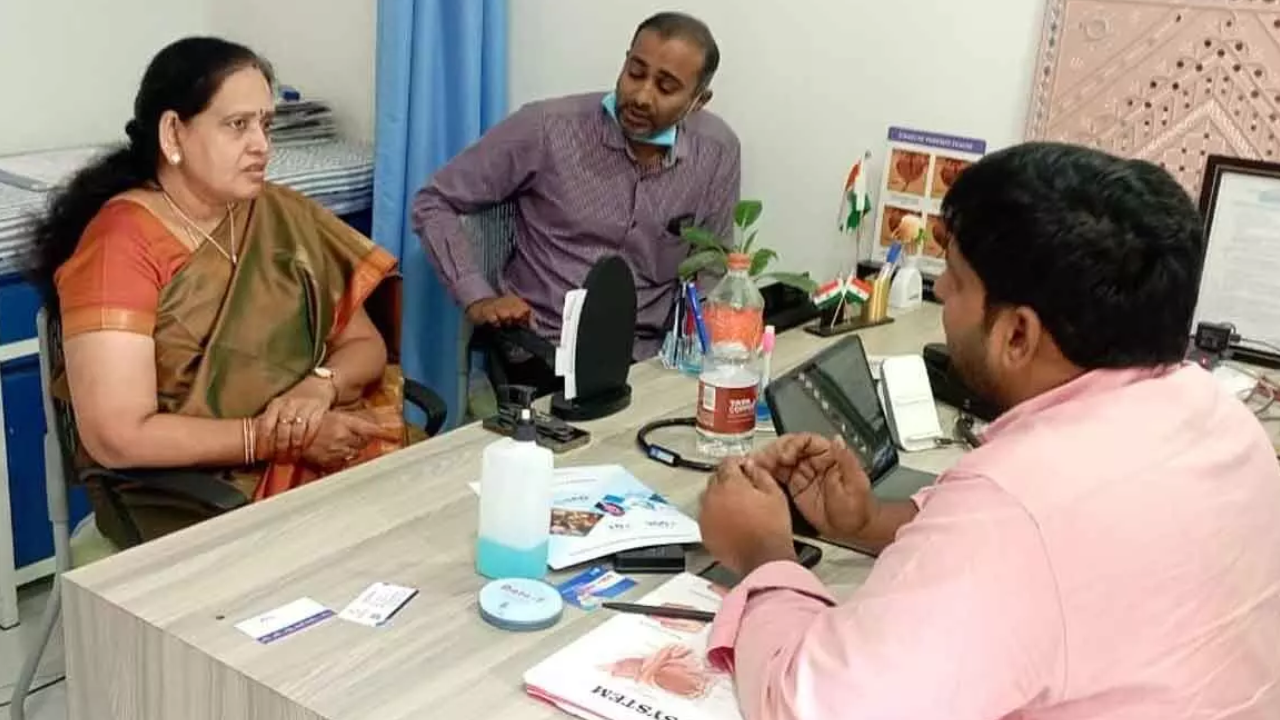 వేములవాడ ప్రైవేట్ ఆస్పత్రుల్లో డీఎంహెచ్‌వో తనిఖీ