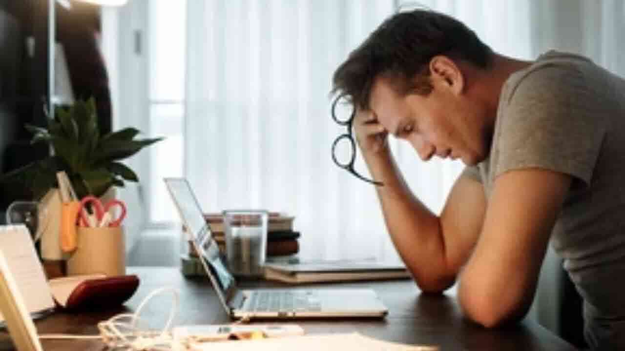 వ్యాధులతో ఐటీ ఉద్యోగుల పరేషాన్.. చుట్టుముడుతున్న అనేక సమస్యలు.!