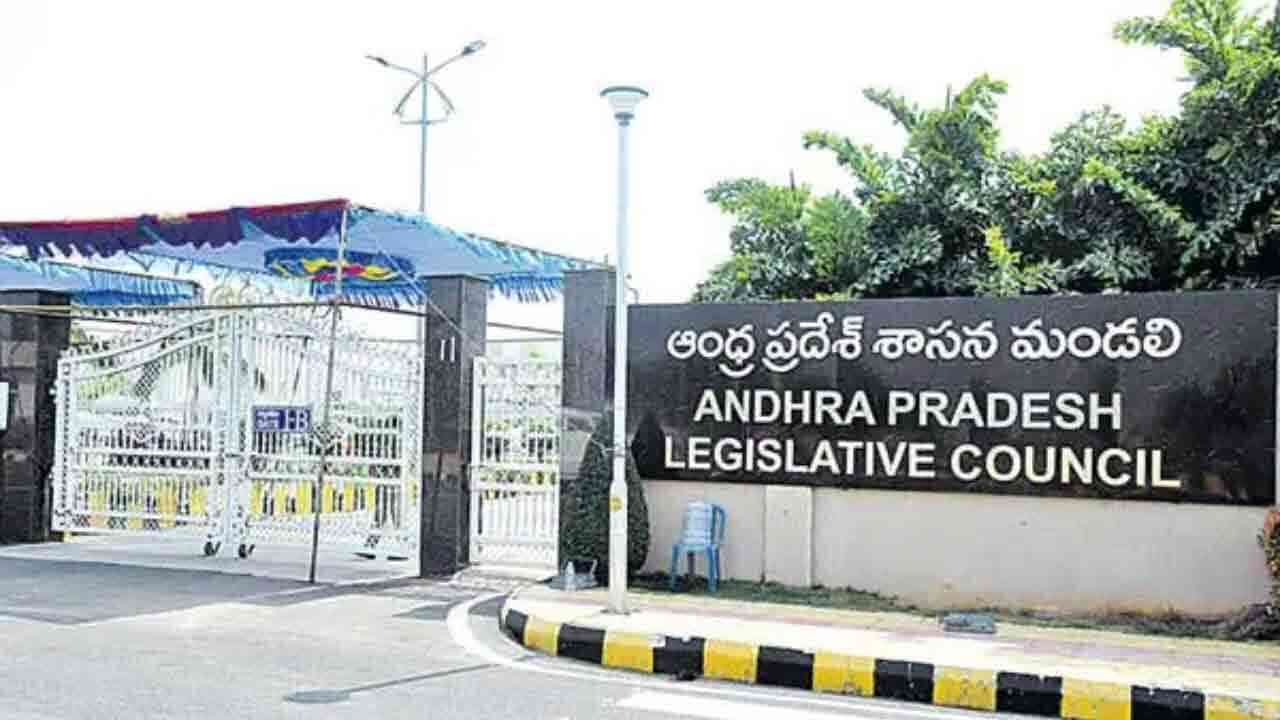 ప్రభుత్వానికి మండలిలో చుక్కలు చూపిస్తున్న వైసీపీ.. ఇక్కడే తాడోపేడో.!