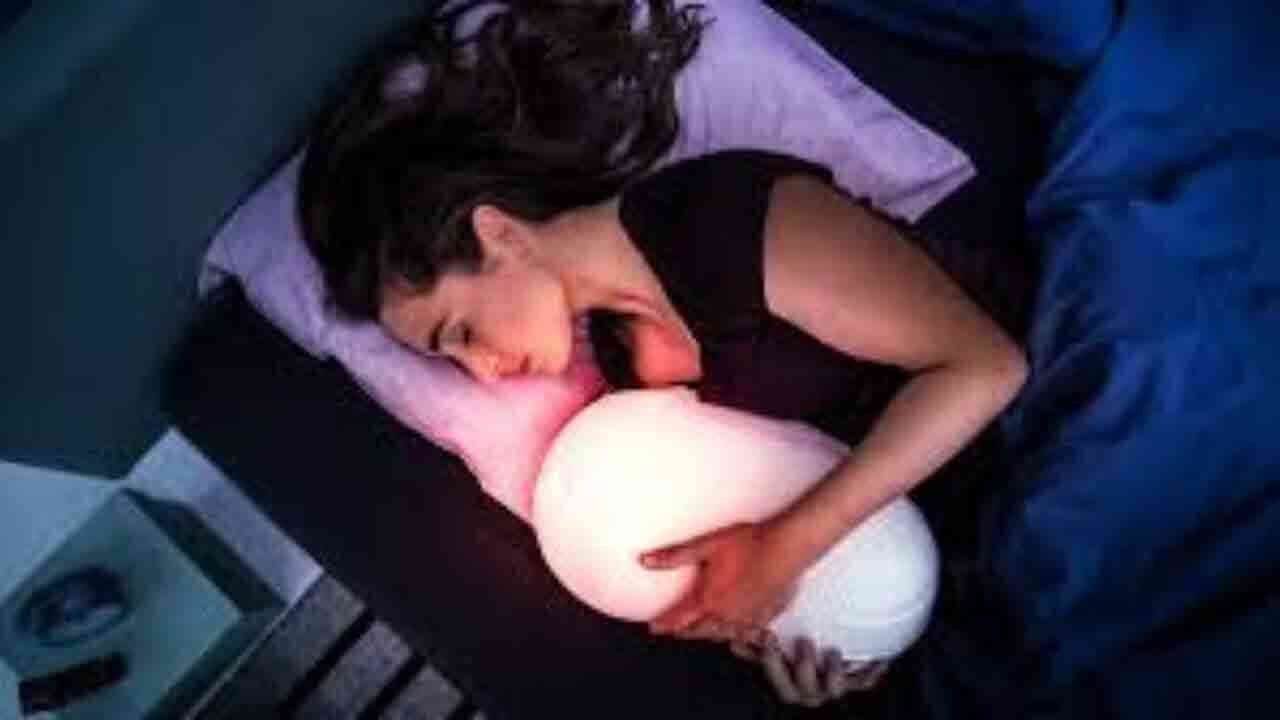 మార్కెట్లోకి నిద్రపుచ్చే రోబోలు.. దీని రేటు ఎంతో తెలుసా.!