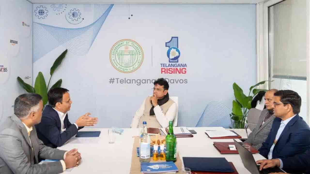 పోచారంలో ఇన్ఫోసిస్ క్యాంపస్ లో మరో 17 వేల మందికి ఉద్యోగాలు.. దావోస్ లో ప్రభుత్వంతో ఒప్పందం