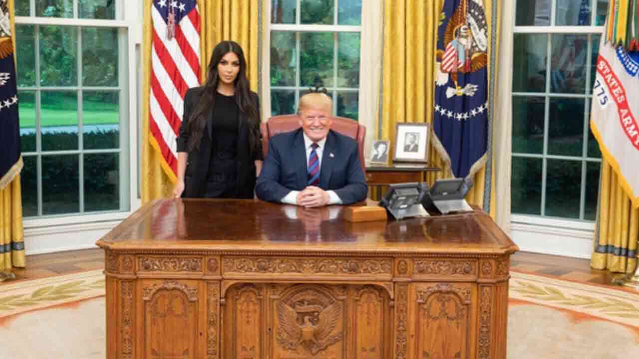 అమెరికా ప్రెసిడెంట్ ట్రంప్ మరో సంచలన నిర్ణయం.. వైట్ హౌస్ లో ఫెయిత్ హౌస్.!