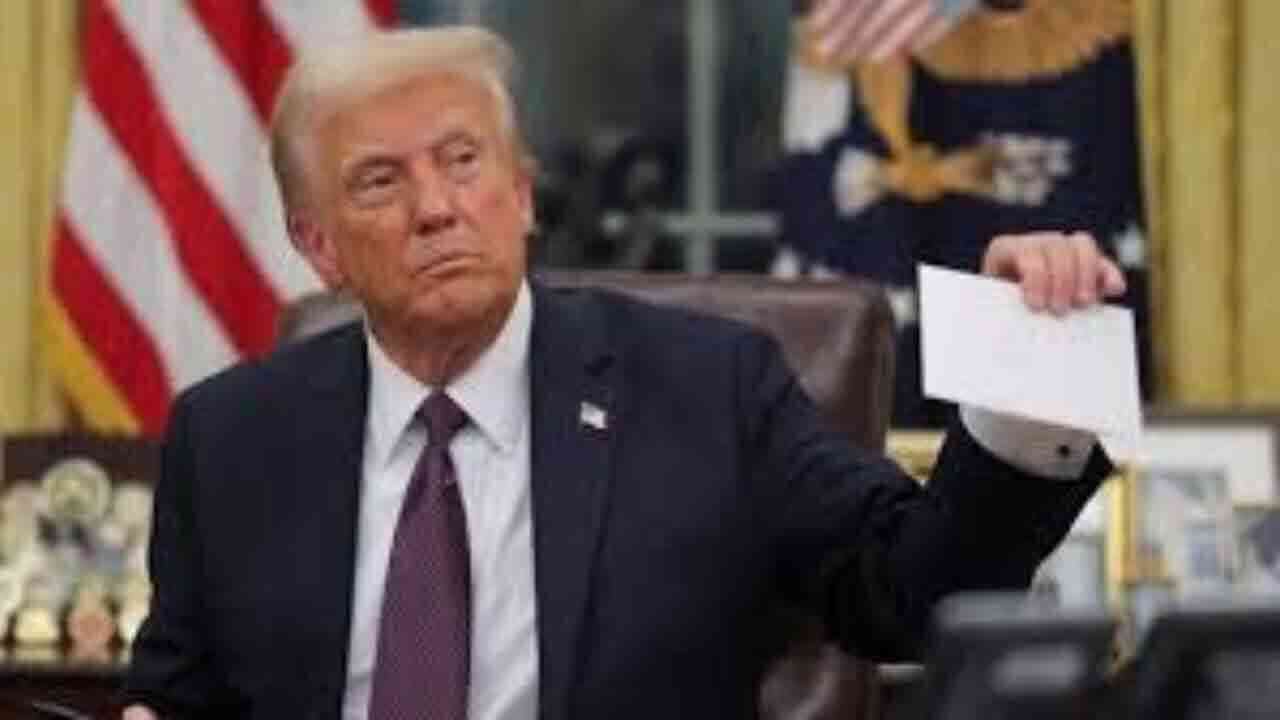 అమెరికా అధ్యక్షుడు డోనాల్డ్ ట్రంప్ దూకుడు.. మాట వినని దేశాలపై చర్యలు 