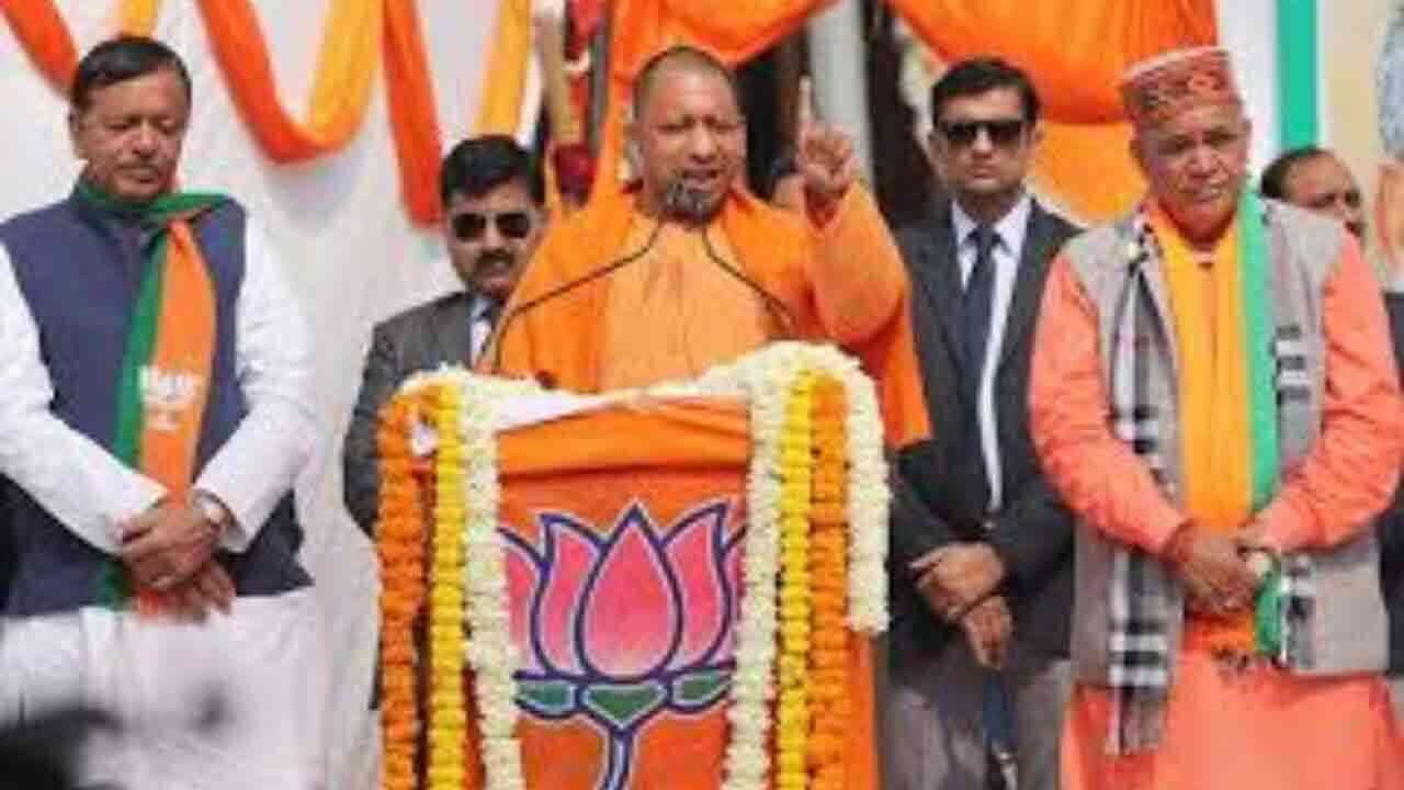 కేజ్రీవాల్, ఆప్ మంత్రులకు యోగి ఆదిత్యనాథ్ సవాల్.. యమునా నదిలో స్నానం చేయగలరా.? అంటూ ప్రశ్న 