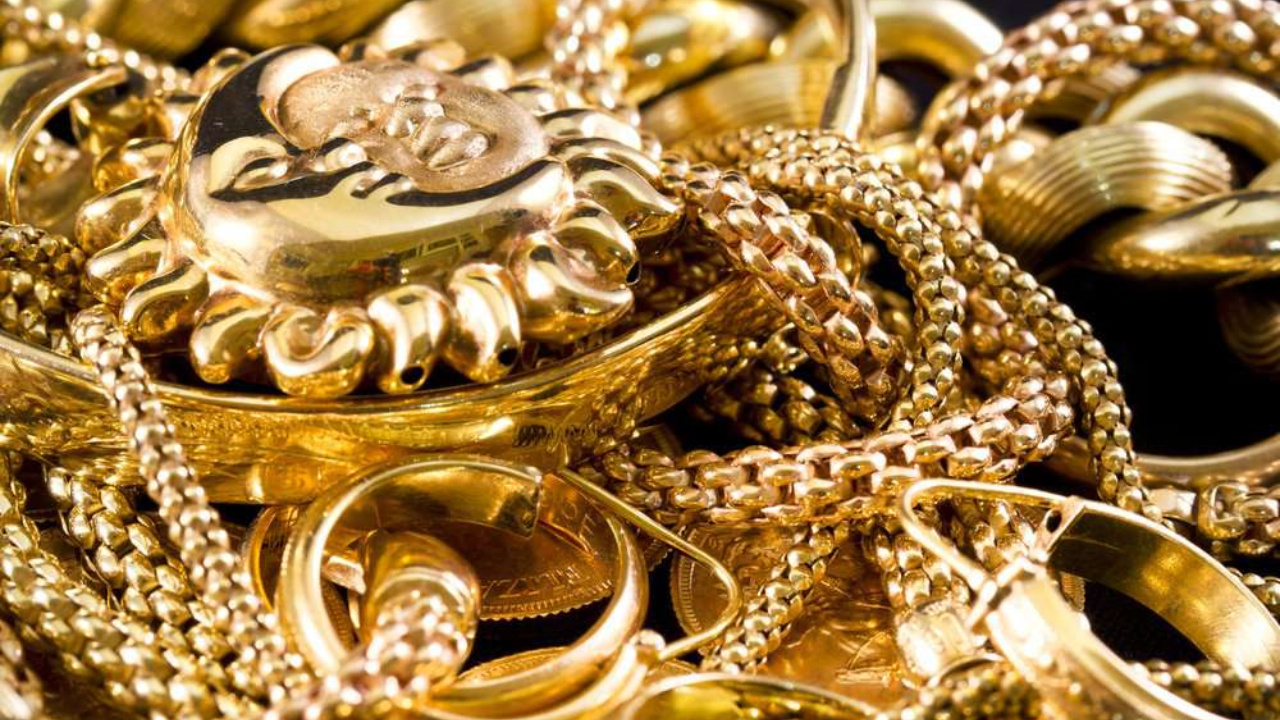Gold Rate: పసిడి ప్రియులకు షాకింగ్ న్యూస్.. పెరిగిన బంగారం ధర..ఎంతంటే ? 