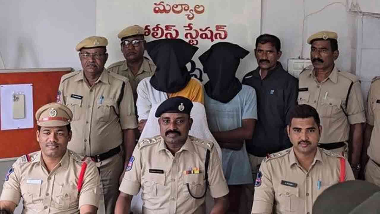 Jagtial | బల్వంతాపూర్ ఎక్స్ రోడ్డు దొంగతనం కేసును ఛేదించిన పోలీసులు