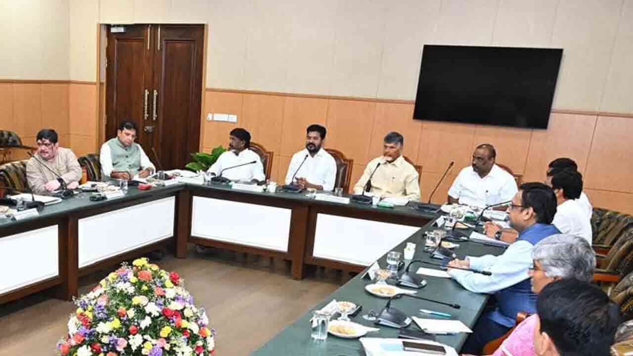 ఉమ్మడి ఏపీ సీఎంలా చంద్రబాబు ఫీలింగ్.. జీ హుజూర్ అంటున్న రేవంత్ రెడ్డి