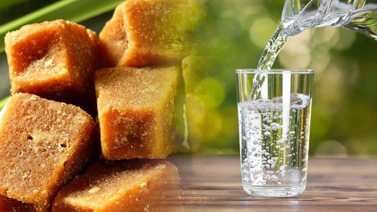 Health Tips: ఉదయాన్నే బెల్లం నీరు తాగితే..ఎన్ని ఆరోగ్య ప్రయోజనాలున్నాయో 