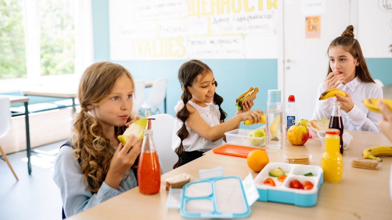 Eating Tips : భోజనం చేసేటప్పుడు ఏ భంగిమలో కూర్చోవాలి?