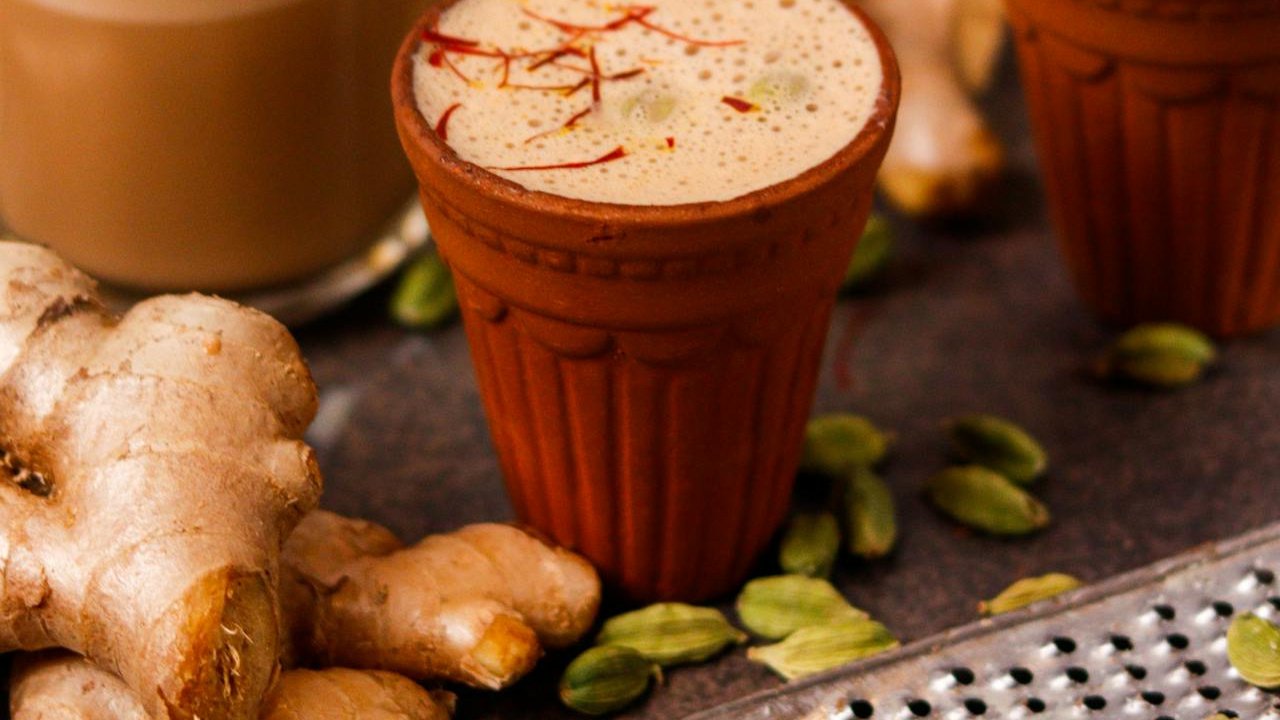 అల్లం టీ అదే పనిగా తాగుతున్నారా..అయితే దీని వల్ల కలిగే నష్టాలు ఇవే..ఏంటో తెలుసుకోండి