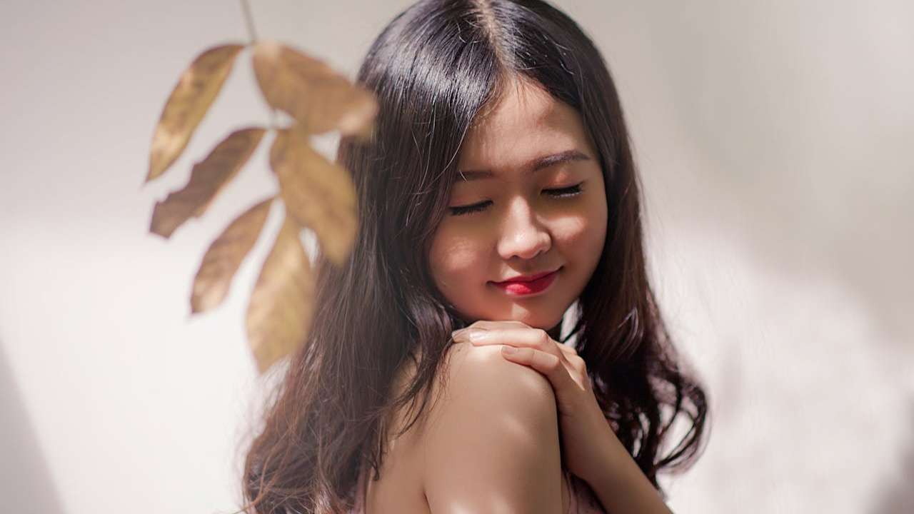 Beauty Tips :  రాత్రి పడుకునే ముందు ముఖానికి ఇవి రాసుకుంటే చర్మం మెరిసిపోతుంది