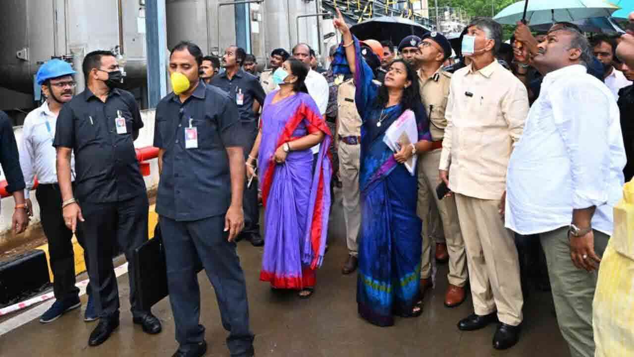 ఎసెన్షియ ప్రమాదం వెనుక అధికార యంత్రాంగం నిర్లక్ష్యం.. ఆడిట్ రిపోర్టు పట్టని పరిశ్రమల శాఖ 