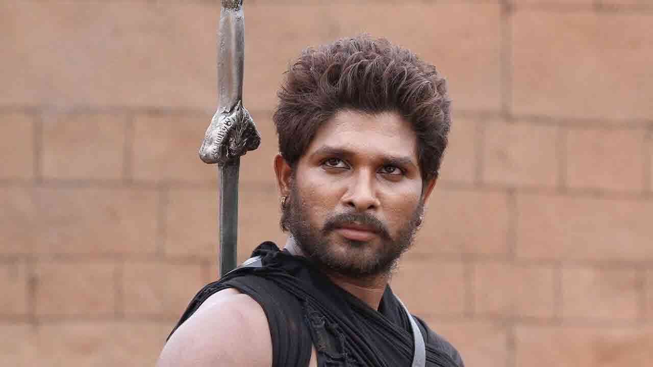 నా అనుకున్నవాళ్ల కోసం ఎంత దూరమైనా వెళ్తా.. విమర్శలకు అల్లు అర్జున్ గట్టి కౌంటర్