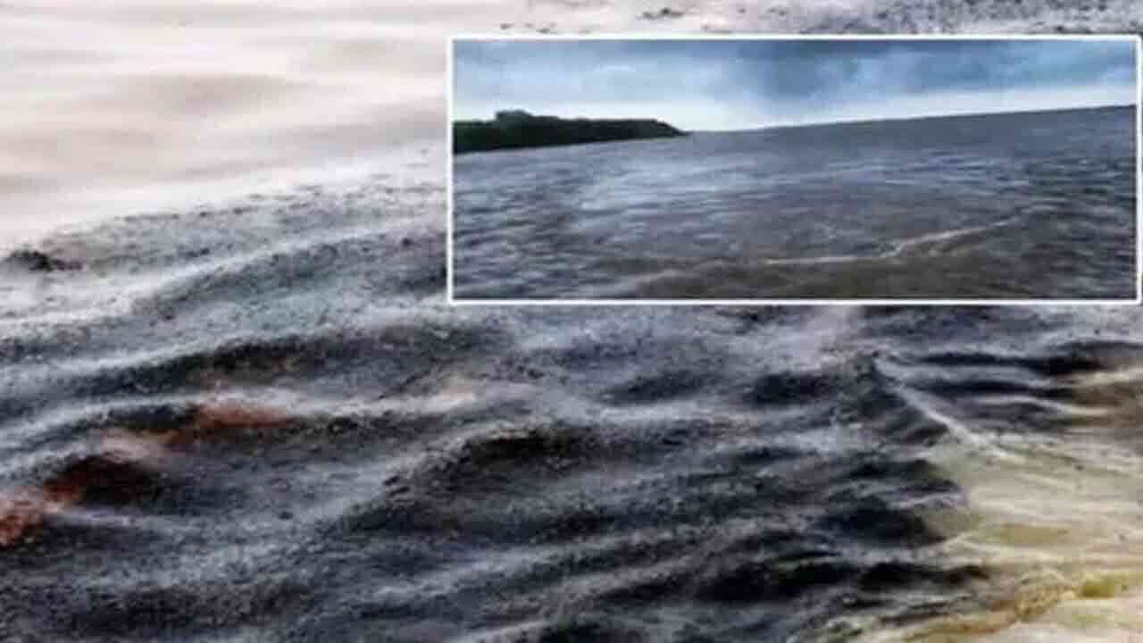 గోదావరి నదిలో భారీగా లీక్ అవుతున్న గ్యాస్.. భయాందోళనలో ప్రజలు 