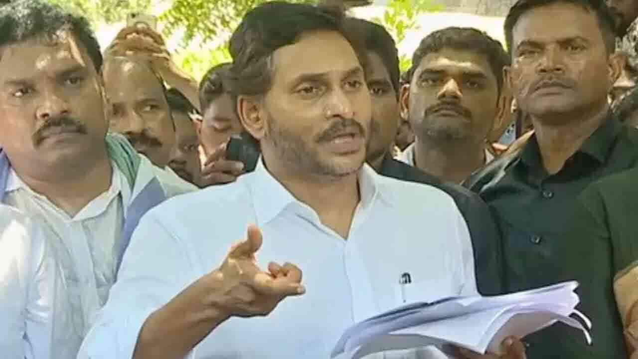 చంద్రబాబు ప్రభుత్వంపై వైసీపీ అధినేత జగన్ ఫైర్.. ఏపీలో దుర్మార్గ పాలన నడుస్తుందంటూ వ్యాఖ్య 