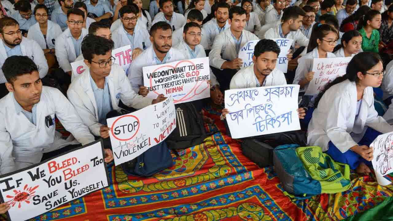 నేడు దేశవ్యాప్తంగా వైద్య సేవలు నిలిపివేత.. కారణం అదే..!