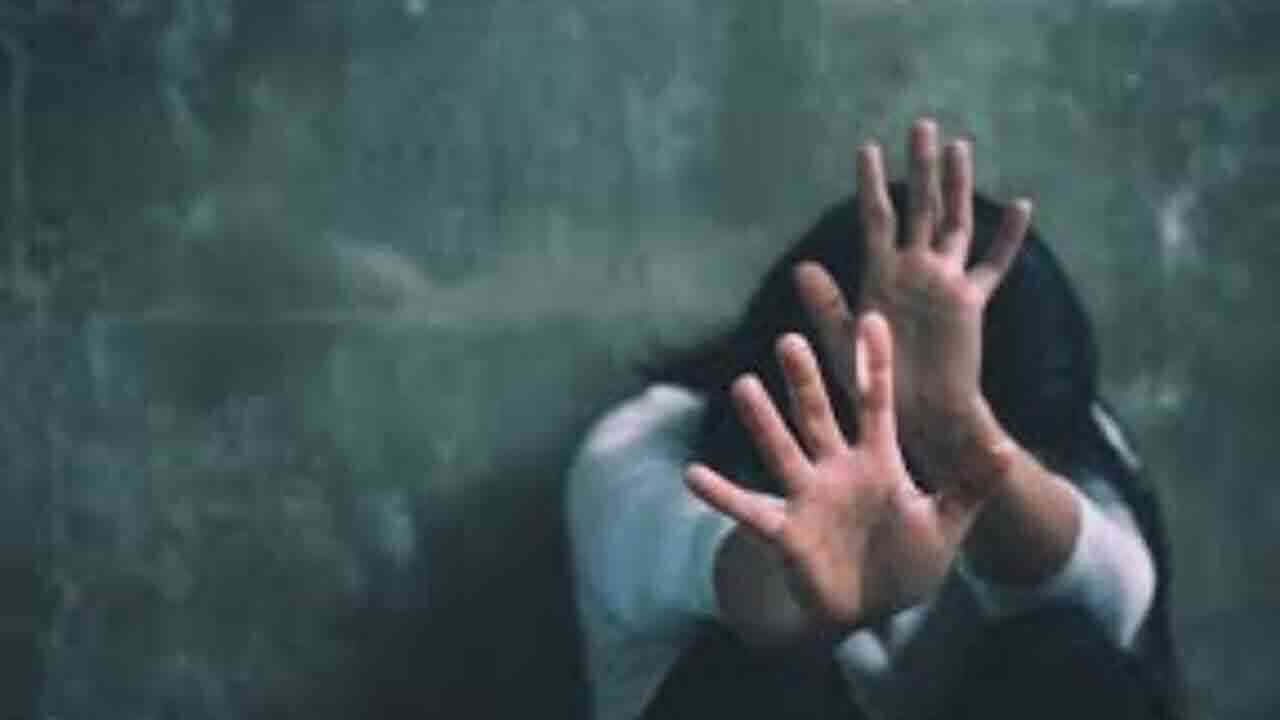 వివాహితపై సామూహిక అత్యాచారం.. ఏలూరులో చోటుచేసుకున్న ఘటన 