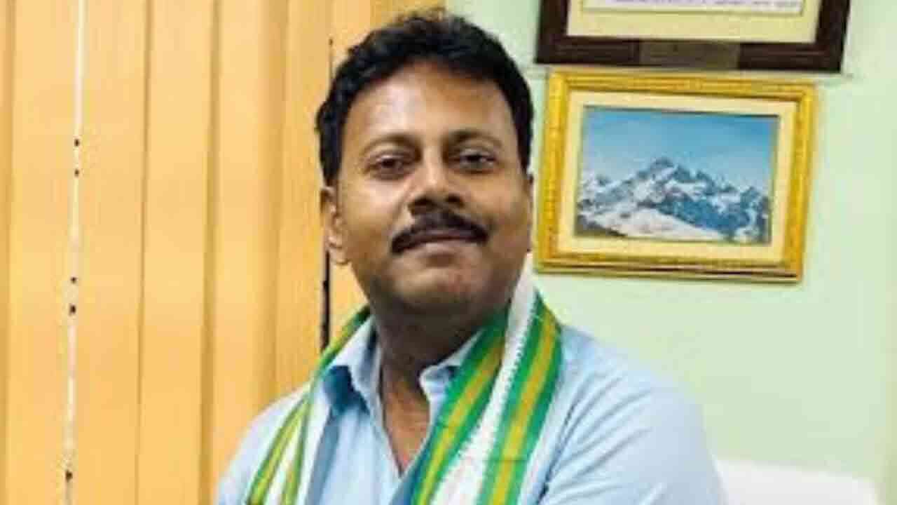 వైద్యురాలి అత్యాచారం ఘటనలో కీలక మలుపు.. మాజీ ప్రిన్సిపాల్ సందీప్ ఘోష్ పై అభియోగాలు 