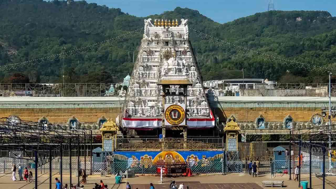 తిరుపతి లడ్డు వ్యవహారంపై విచారణకు సిట్.. నివేదిక ఆధారంగా చర్యలు ఉంటాయన్న సీఎం చంద్రబాబు 