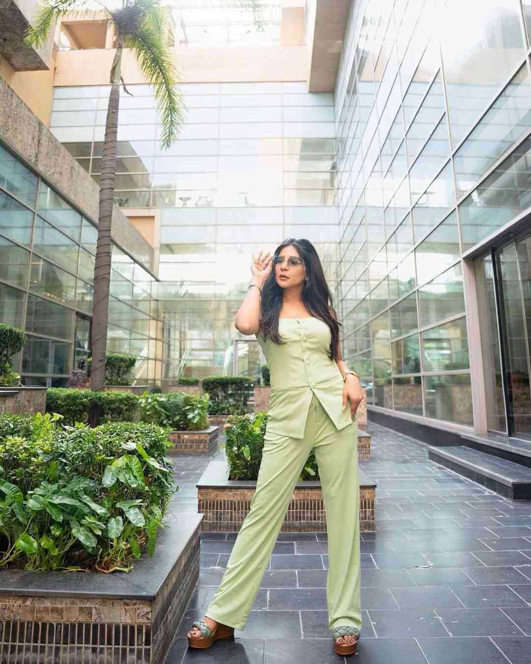  Sakshi Agarwal