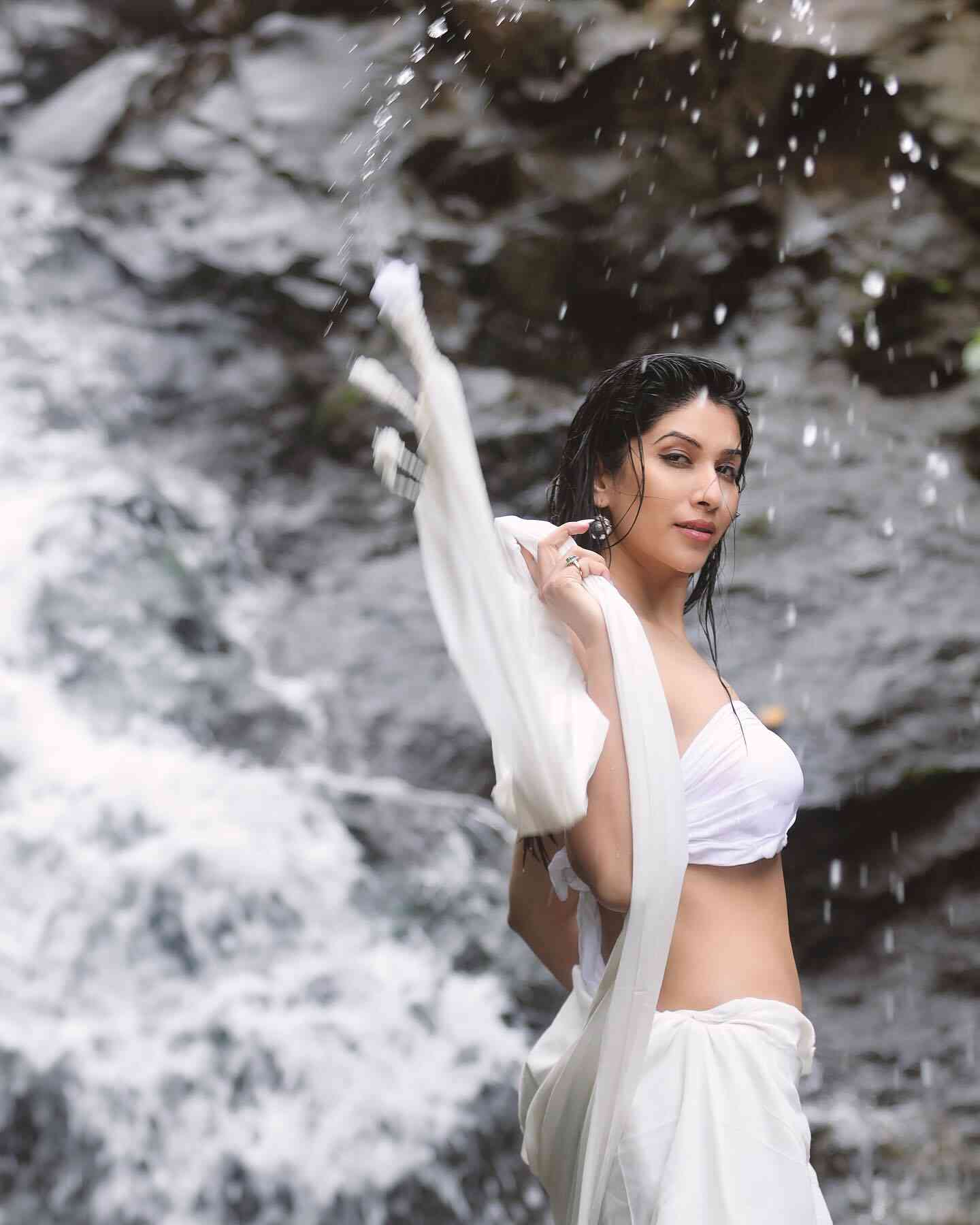 Elakshi Morey