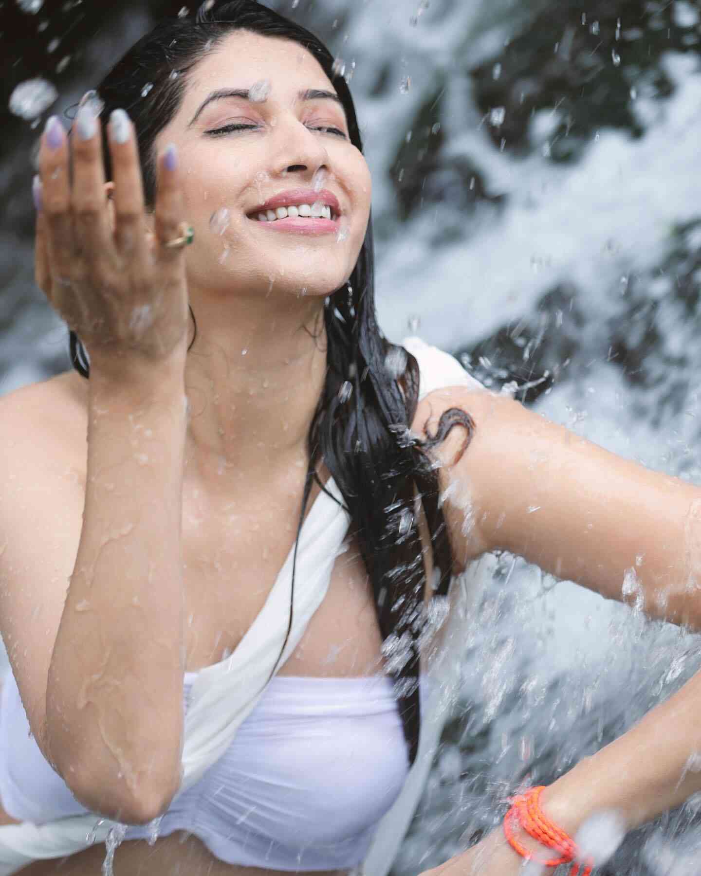 Elakshi Morey