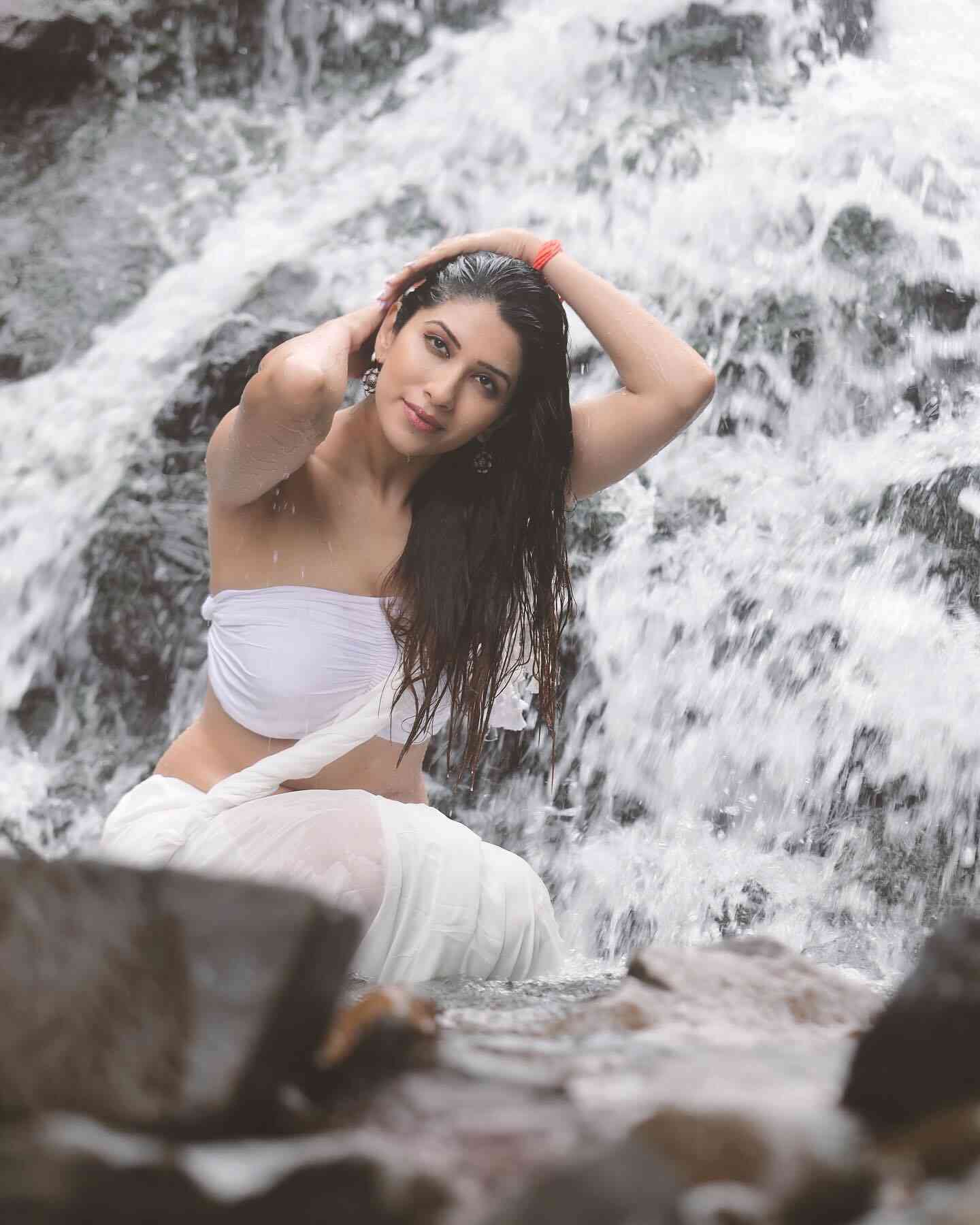 Elakshi Morey