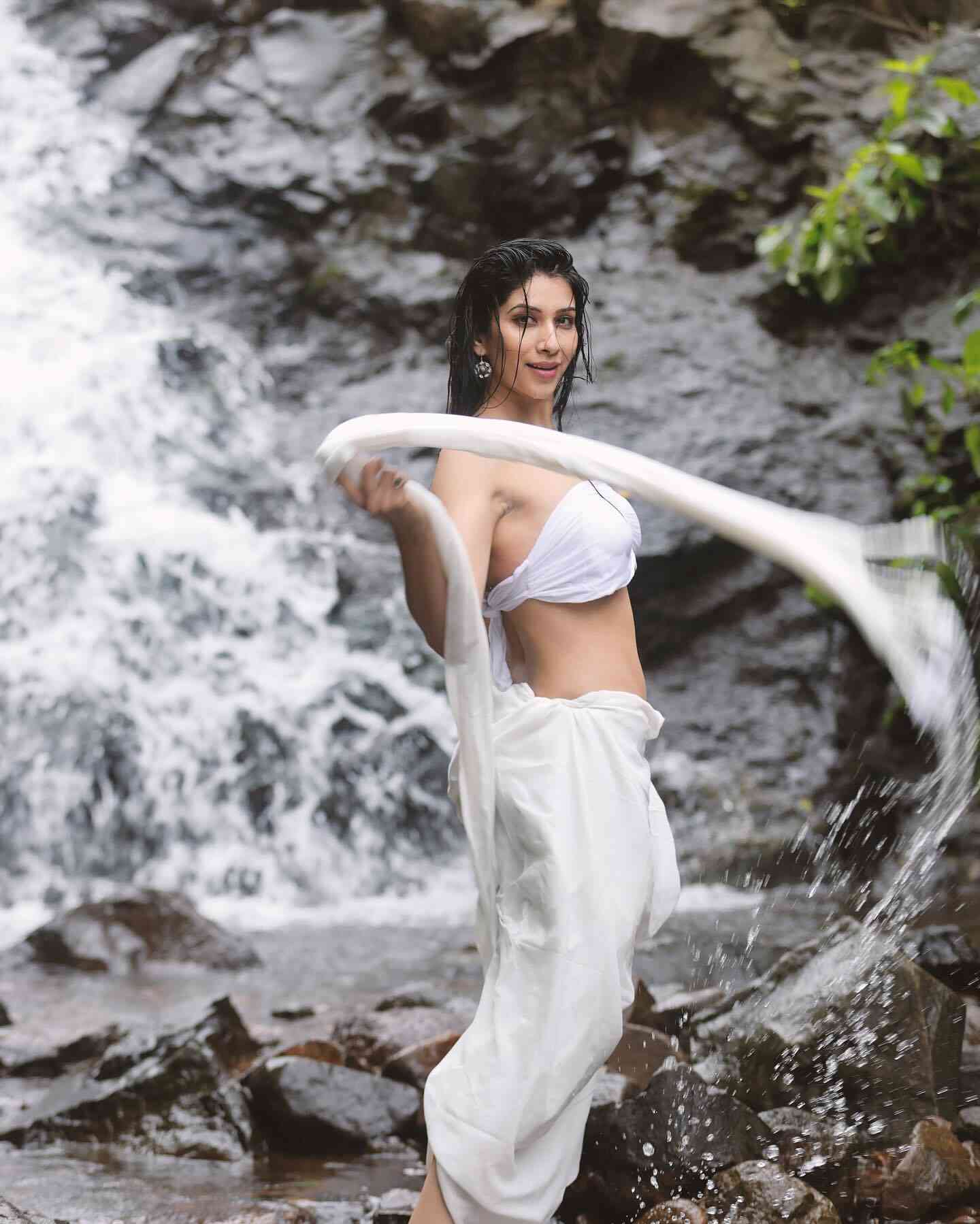 Elakshi Morey