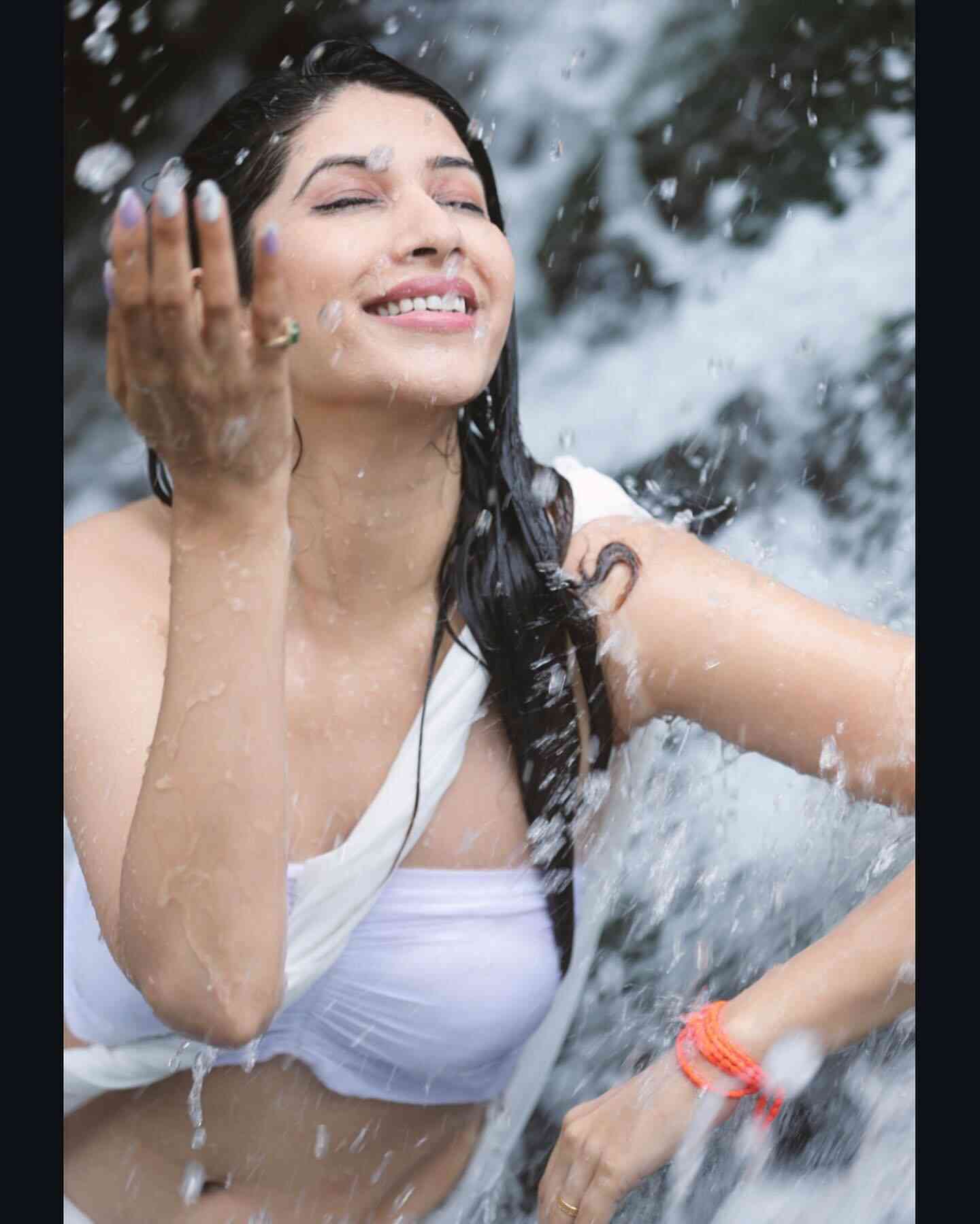 Elakshi Morey