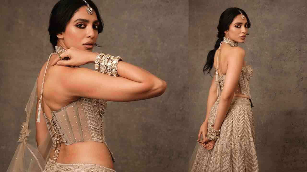 Shobita Dulipala : అందమైన కుందనాల బొమ్మ శోభిత ధూళిపాళ్ల