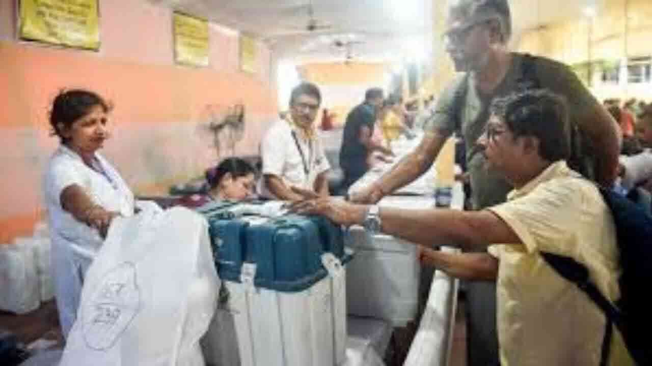 ఉప ఎన్నికల్లో ఇండియా కూటమిదే పైచేయి.. బోల్తా పడిన బీజేపీ