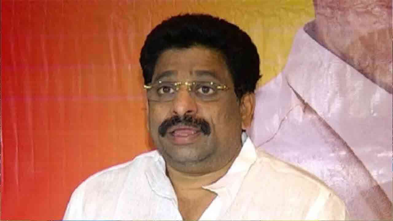 టిడిపిలో బుద్ధా వెంకన్న వ్యాఖ్యలు కలకలం.. సిఐల బదిలీలపై హాట్ కామెంట్స్ 