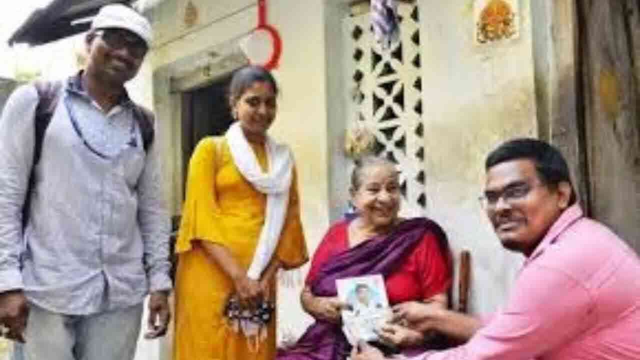 వాలంటీర్లకు ఏపీ ప్రభుత్వం గుడ్ న్యూస్.. వ‌లంటీర్ల‌ను వ‌దులుకోబోమన్న సీఎం చంద్ర‌బాబు