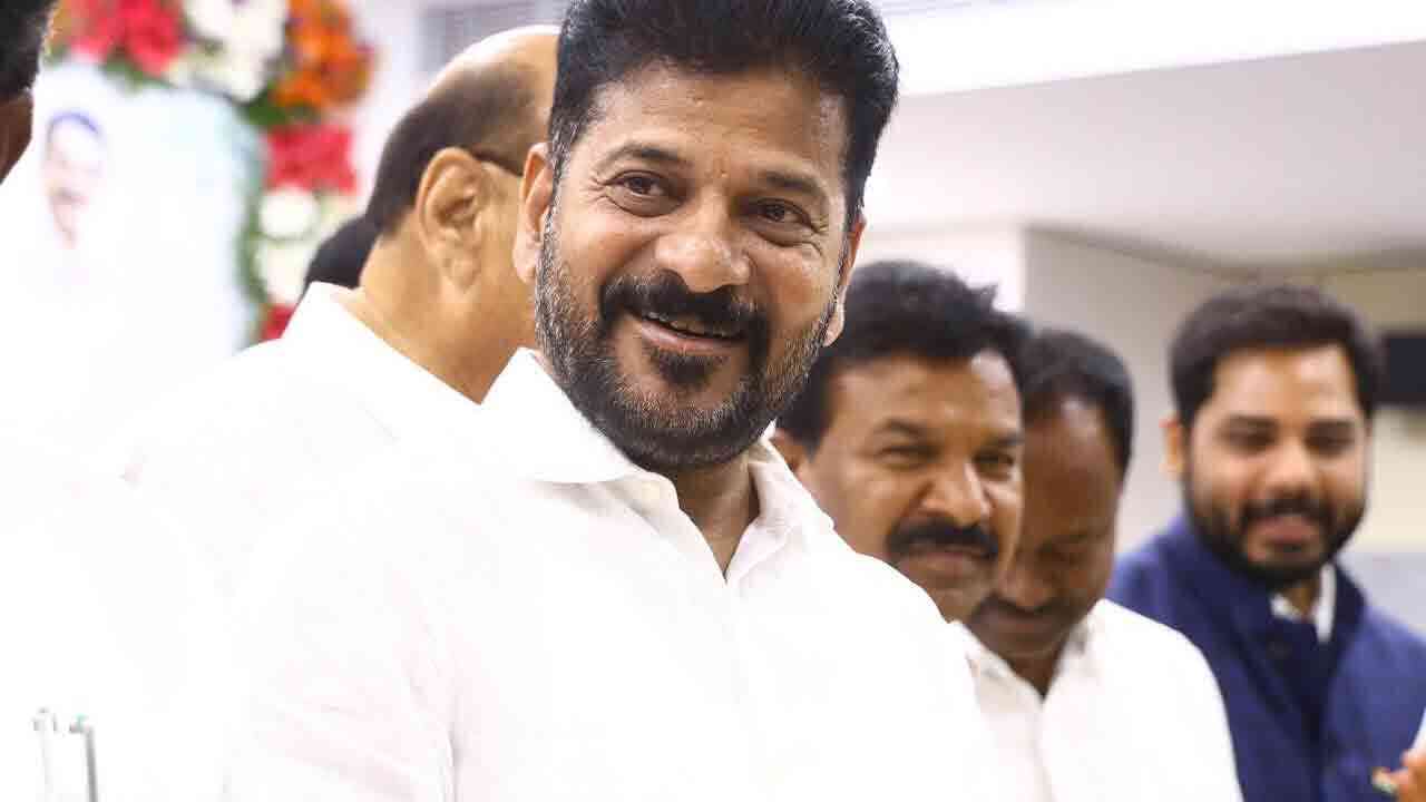 గణేశ్ మండపాలకు ఉచిత విద్యుత్తు.. సీఎం రేవంత్ రెడ్డి కీలక నిర్ణయం