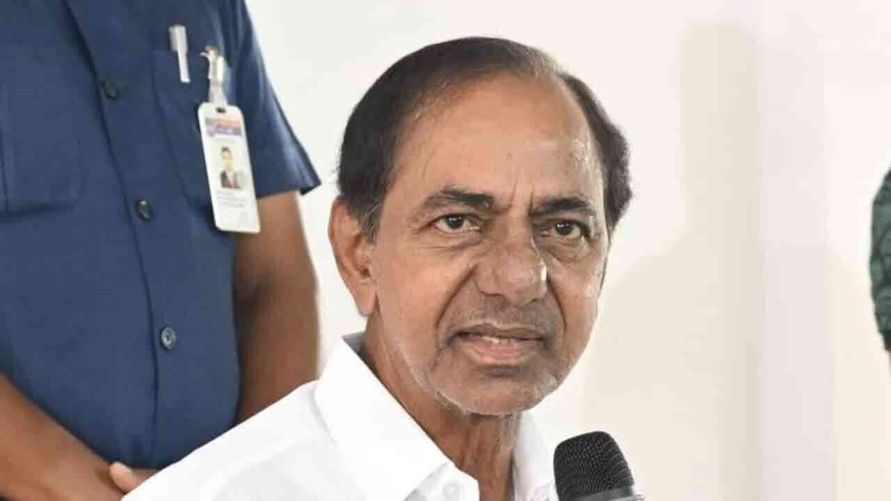 తెలంగాణ అసెంబ్లీకి తొలిసారి ప్రతిపక్ష నేత హోదాలో మాజీ సీఎం కేసీఆర్