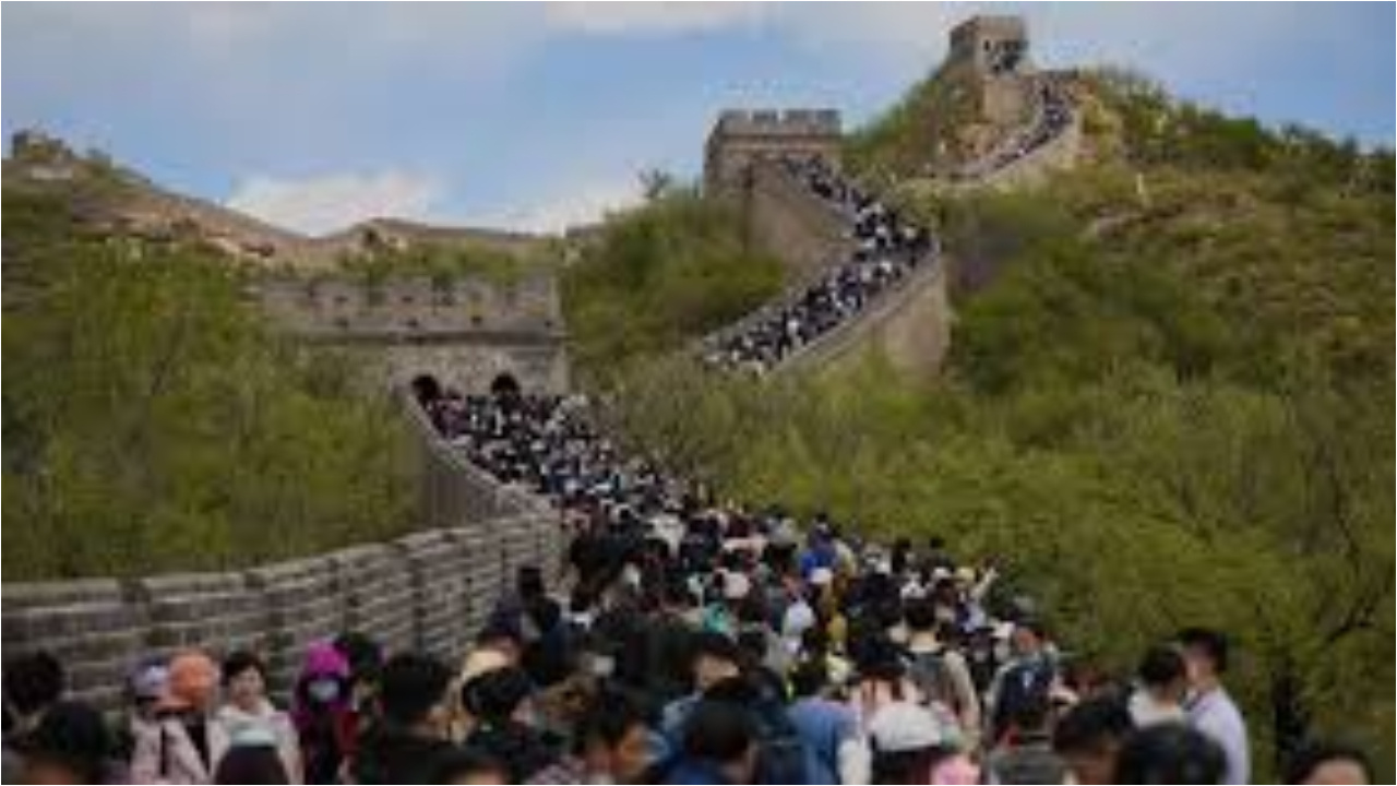 Great Wall of China: గ్రేట్ వాల్ ఆఫ్ చైనాను చూసేందుకు పోటెత్తిన జనం ..వైరల్ వీడియో 