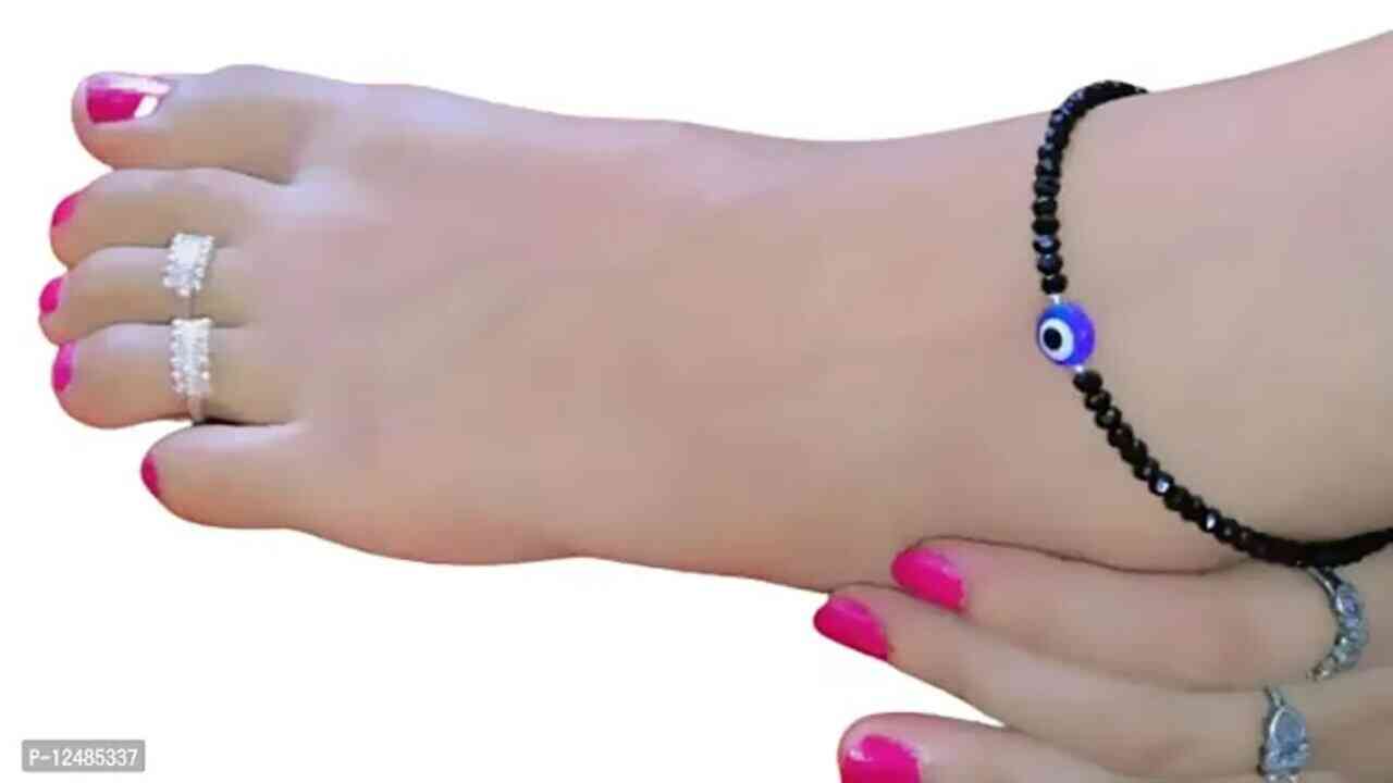 Black thread: ఈ రాశివారు కాళ్లకు నల్లదారం కట్టుకోకూడదా? 