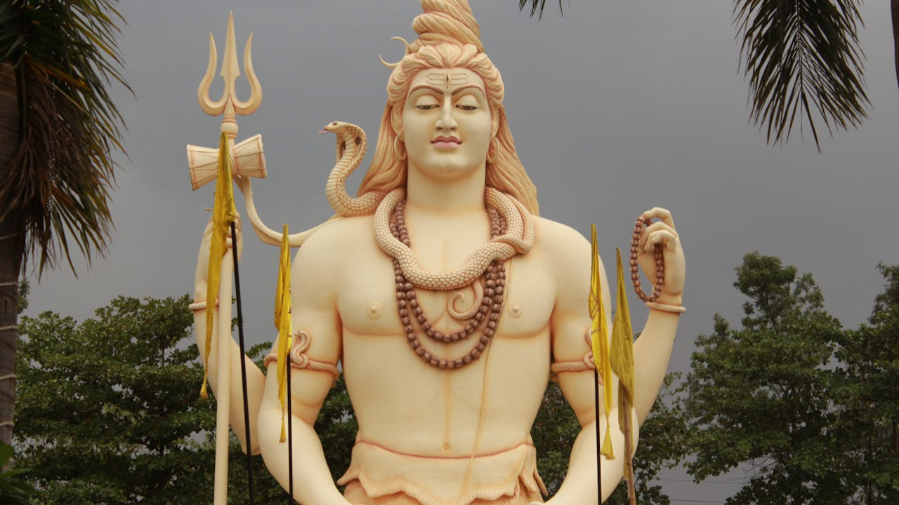 Sravana Masam 2024: శ్రావణ మాసంలోని ఈ మంత్రాలను పఠించండి.కోరికలన్నీ నెరవేరుతాయి