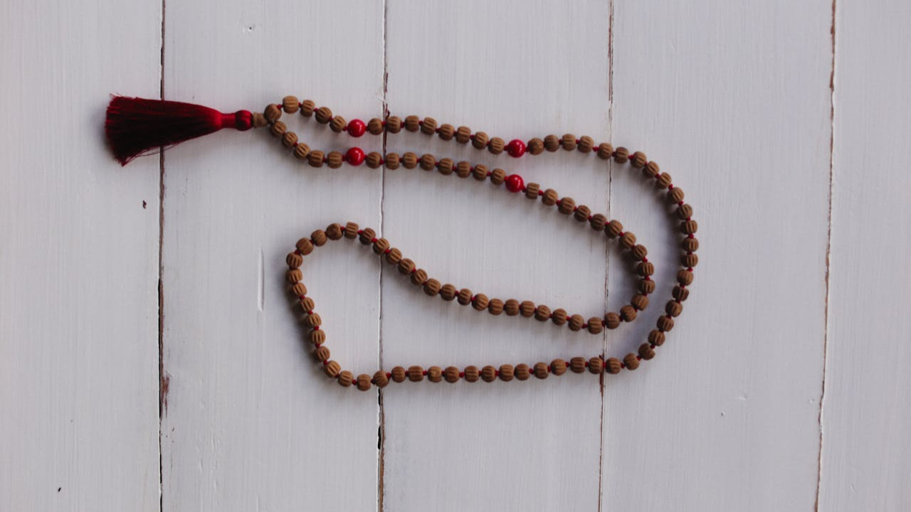 Tulsimala: తులసిమాల ధరించేవారు ఈ నియమాలు పాటించాలి..లేదంటే