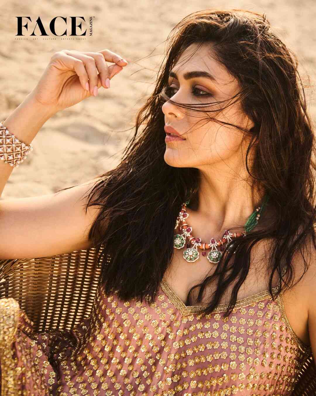  Mrunal Thakur