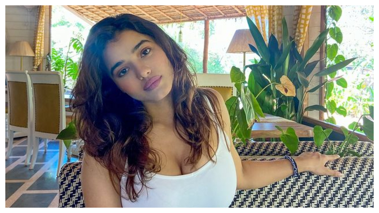 Ketika Sharma | అందాల భామ కేతిక శర్మ లేటెస్ట్ ఫొటోస్