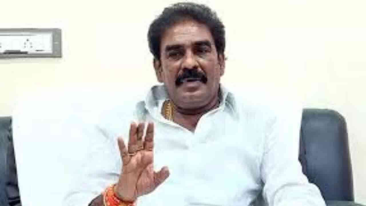 మాచర్ల మాజీ ఎమ్మెల్యే పిన్నెల్లి అరెస్ట్‌.. ఎస్పీ కార్యాలయానికి తరలింపు