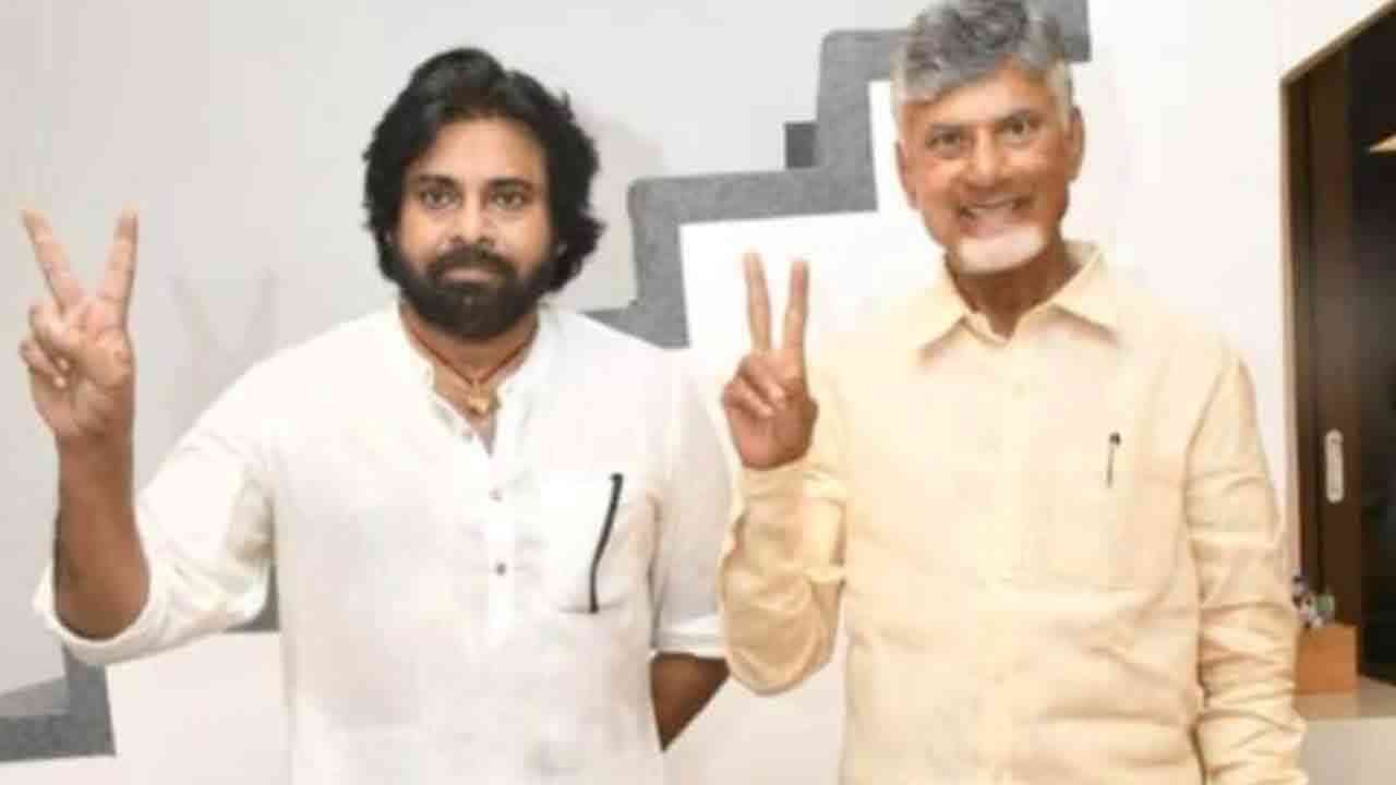 ఢిల్లీకి బయల్దేరిన టీడీపీ అధినేత చంద్రబాబు, జనసేన అధినేత పవన్ కల్యాణ్