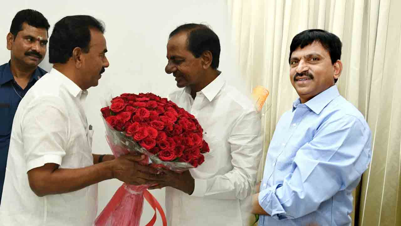 ﻿బీఆర్ఎస్ నుంచి జూపల్లి కృష్ణారావు, పొంగులేటి శ్రీనివాస్ రెడ్డి సస్పెండ్