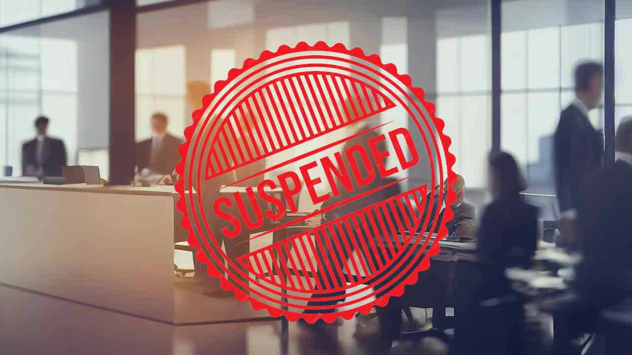 సిద్దిపేట జిల్లా కలెక్టర్ సంచలన నిర్ణయం.. ఏకకాలంలో 106 మంది ఉద్యోగులపై వేటు.. ఎందుకంటే..