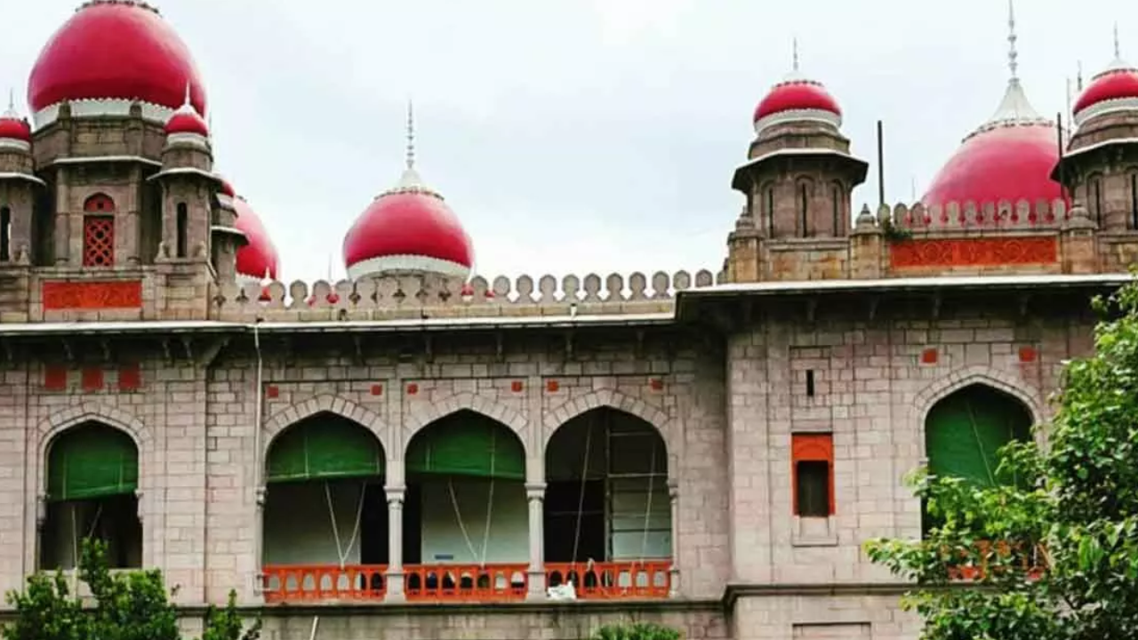 high court notice to ias and ips