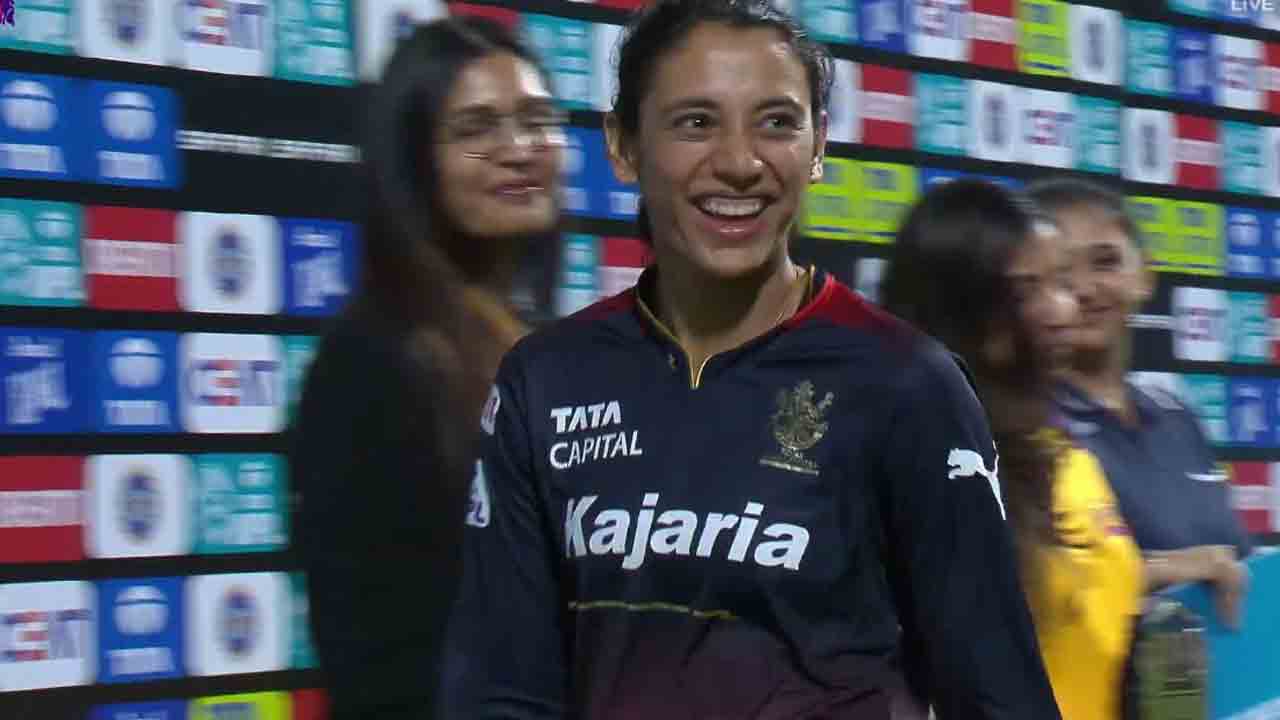 స్మృతి మందన ముఖంలో ఆనందం.. ఆరో మ్యాచ్‌లో బోణీ కొట్టిన బెంగళూరు.. డబ్ల్యూపీఎల్‌లో తొలి గెలుపు