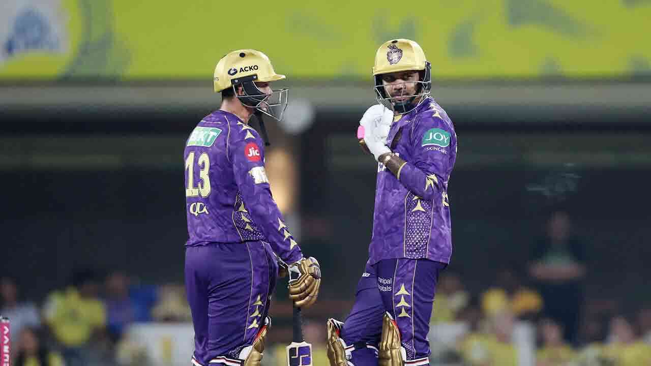 కెప్టెన్ మారినా.. రాత మారని చెన్నై.. వంద దాటేందుకే నానాతిప్పలు